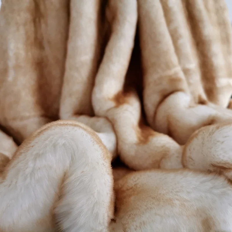 

Luxury Faux Fur Thick Heavy Blanket Home Sofa Couch Decorative Throw Blanket Bedroom Cover Furry Warm Blanket