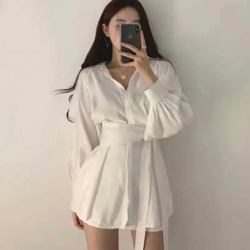 Женская рубашка с ремнем и широкими штанинами комплект из двух предметов узором