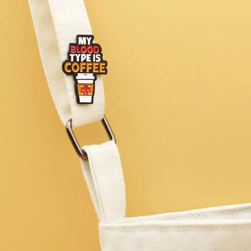 Брошь бариста в стиле ретро с ручкой виде кофемашины значок листьев и цветов для