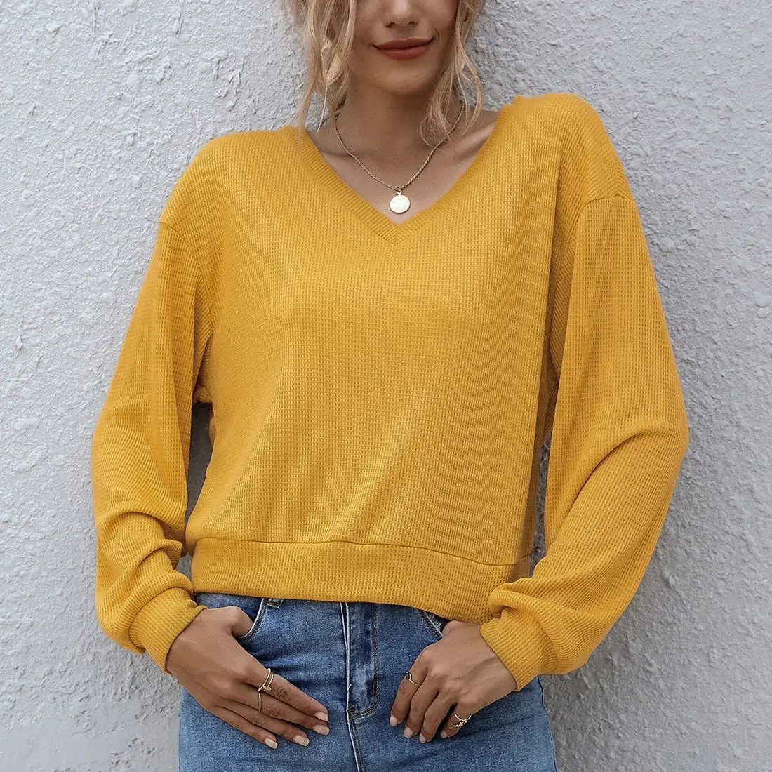 

Женская одежда, сезон осень-весна, Женская Базовая футболка, новая модная футболка с длинным рукавом и V-образным вырезом, повседневные обле...