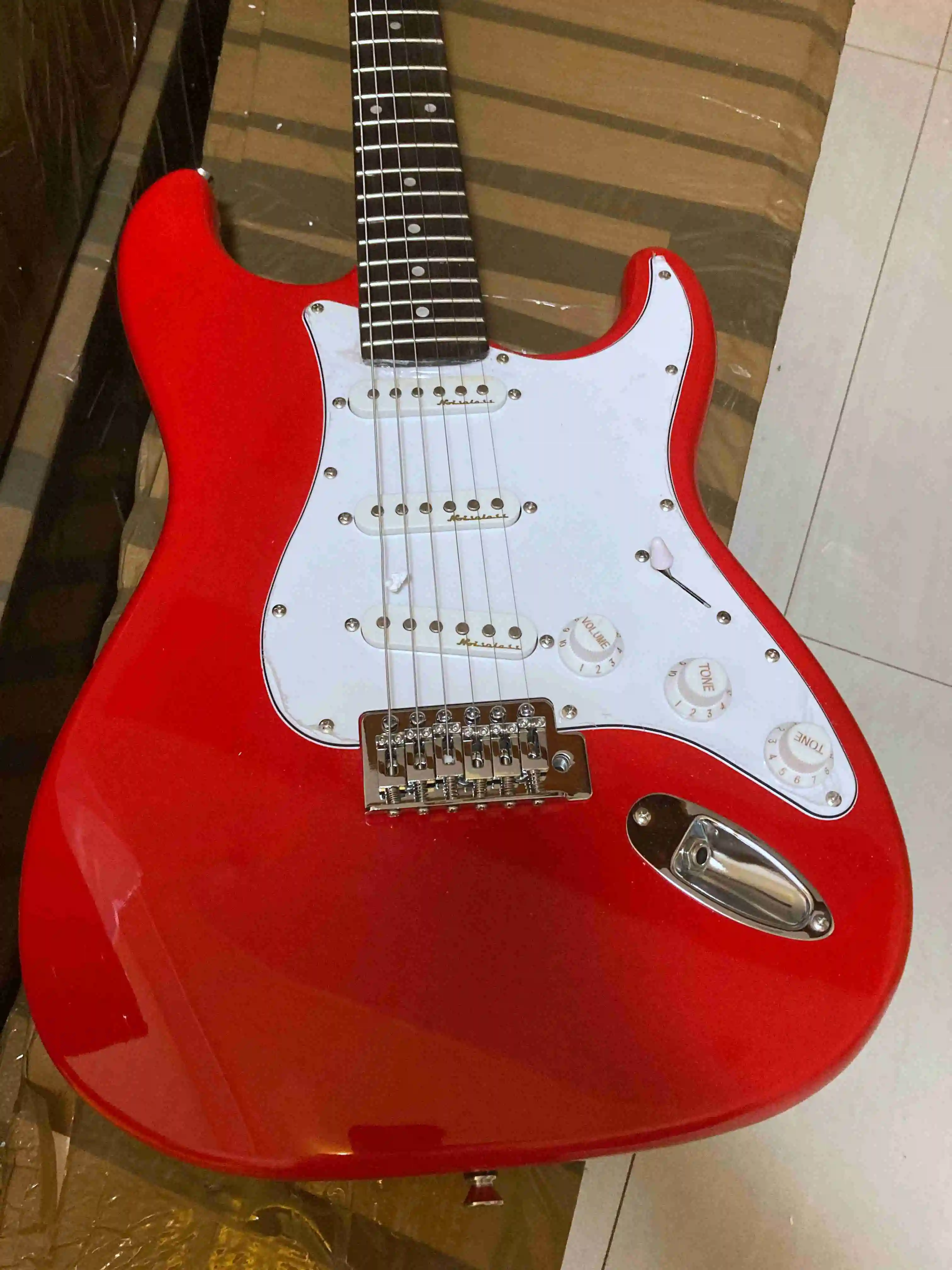 Stratocaste-r custom body 6 string Rosewood fingerboard red Electric Guitar в наличии | Спорт и развлечения