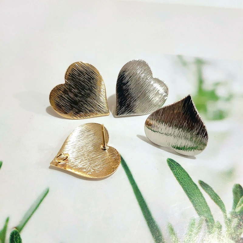 Простой стиль в форме сердца Позолоченные к золото белый diy аксессуары серьги