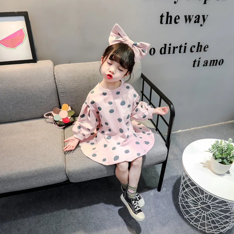 

Новые весенне-осенние юбки для девочек в Корейском стиле, свитер с длинными рукавами и бантом в западном стиле платье для маленьких девочек