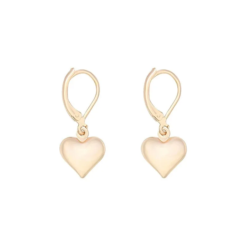 

Stunning love earrings female ins simple cold wind French retro temperament Hong Kong tide new wild fashion workplace nightclub