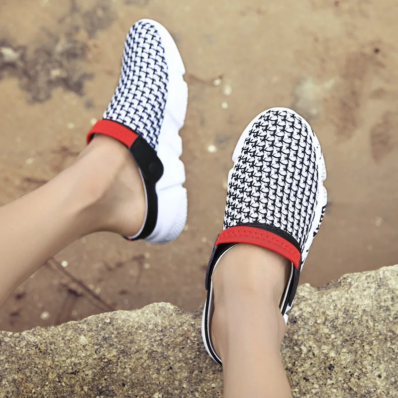 

2021 New Men Summer Shoes Slip-on men Clogs Water Sandals Breathable Light Jogging Sneakers Casual Beach Slippers