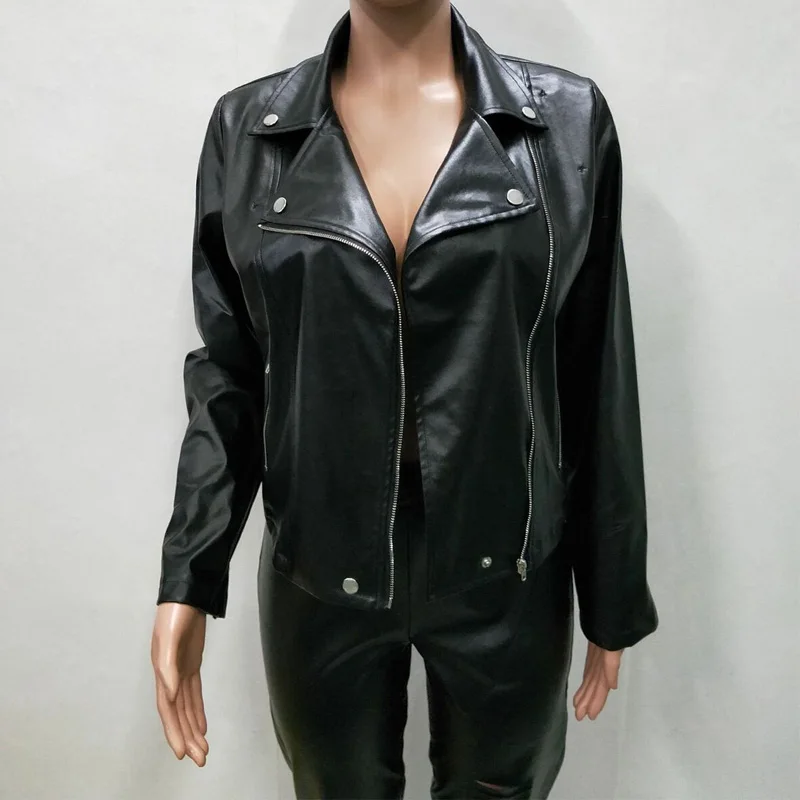 Женская Байкерская кожаная куртка из ПУ черная свободная теплая на молнии зимняя