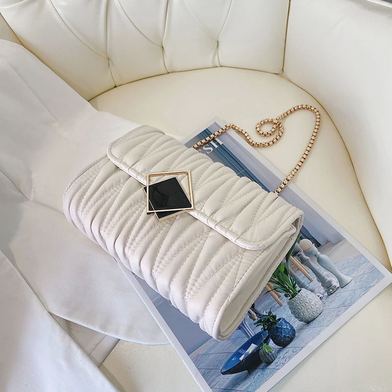 

2021 summer new fashion small fragrance style high-end sense chain one shoulder messenger universal all-match lady fold bag