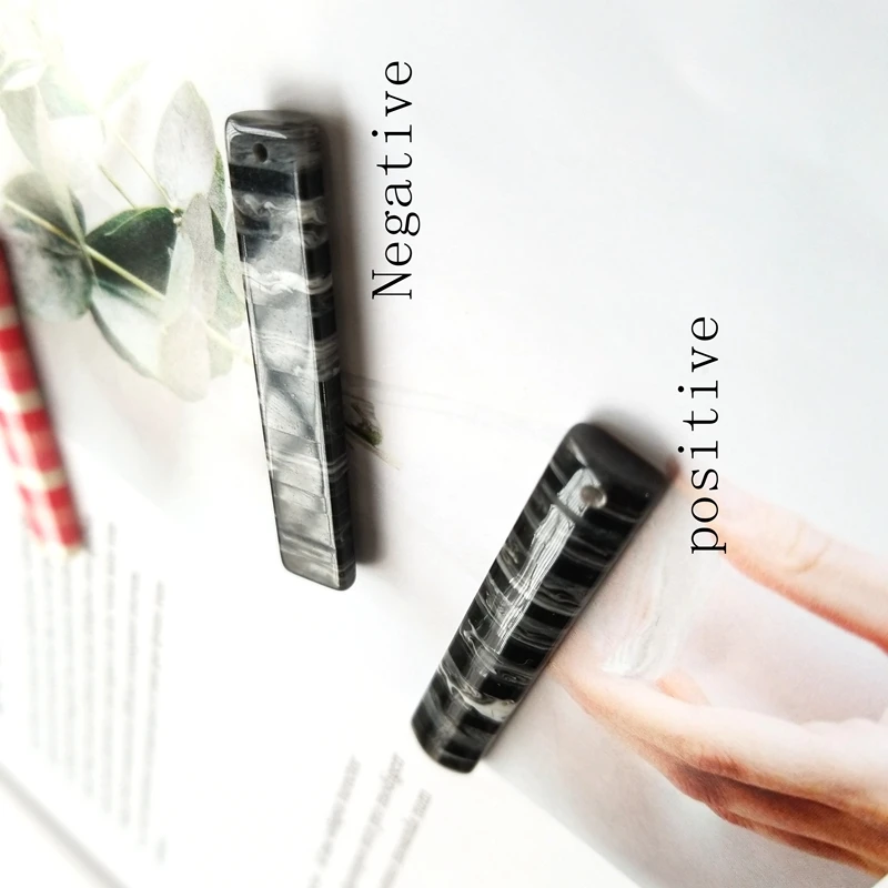 Японские и корейские милые свежие акриловые серьги длинные в цветную полоску