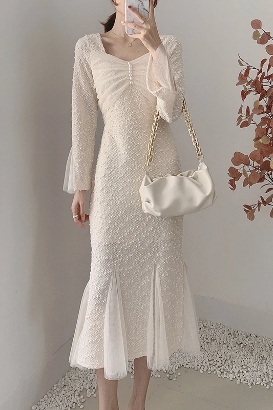 

2021 Mesh pearl Dress Spring autumnr Show temperament Fishtail skirt New Mesh Dress V-neck Stitching Playful Ruffled