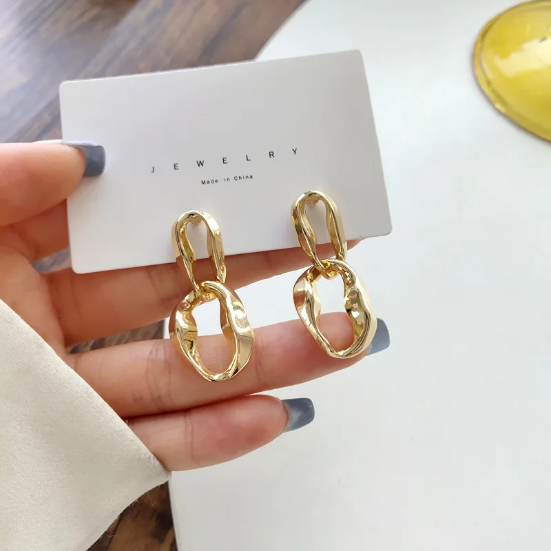 

Silver Needle Metallic Irregular Double Circle Chain Earrings Extremely Simple and Cold Wind European and American Earrings