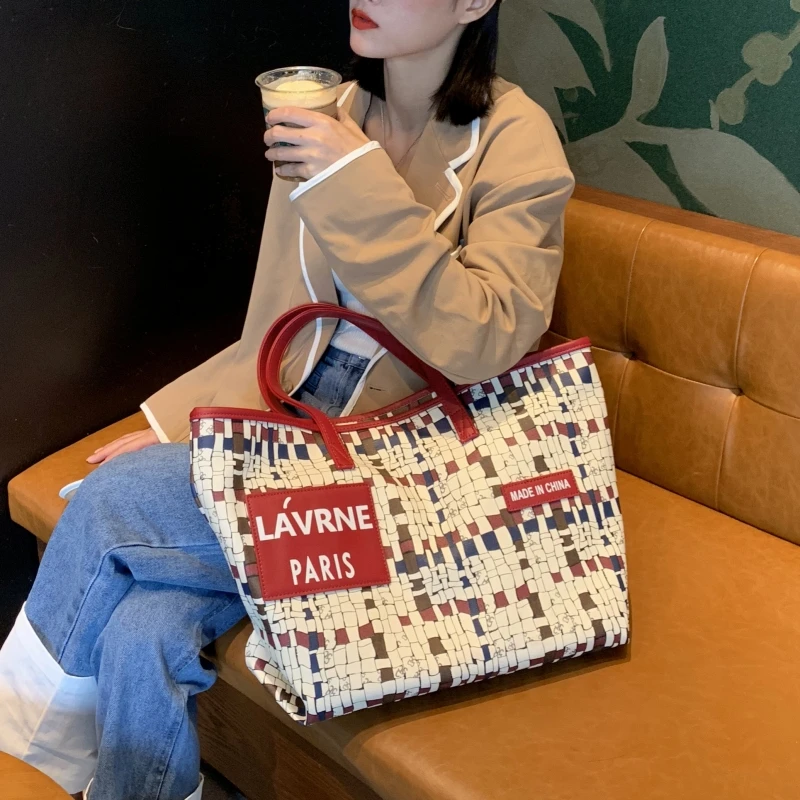 

2020 New Shoulder Bag Large Capacity European and American Short-distance Travel Old Flower Bag High Quality Fashion Handbags