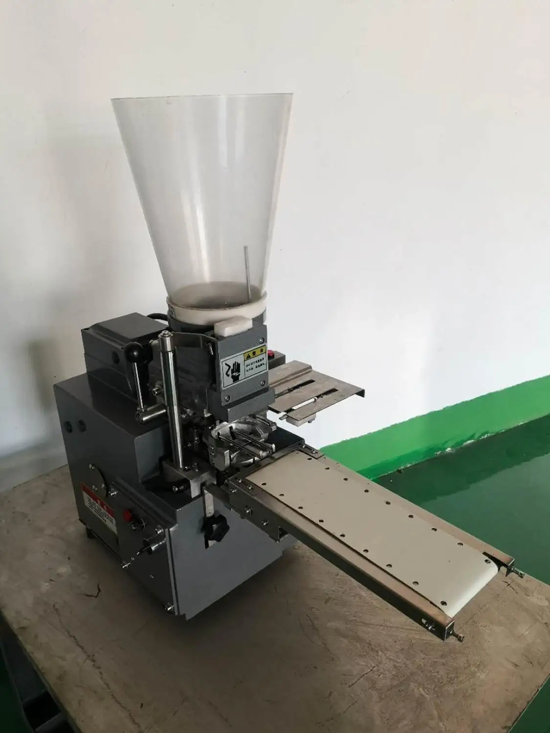 Полуавтоматическая машина для приготовления жареных пельменей японская кашпо