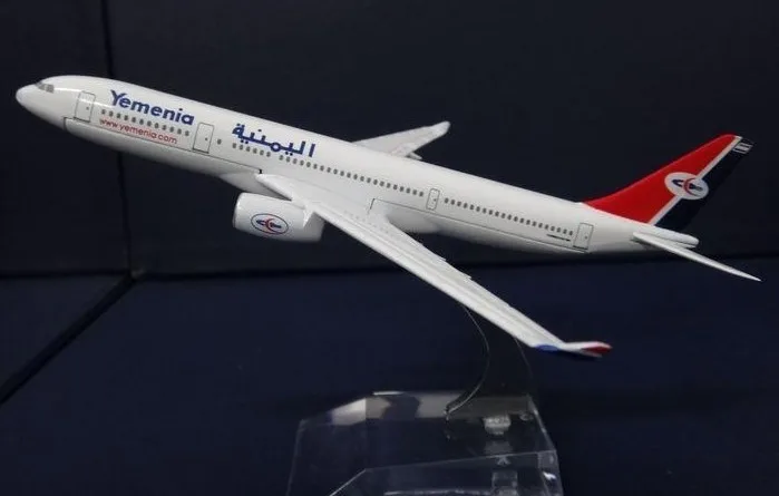 Модель самолета A330 металлическая модель для детей подарок на Рождество 1:400| |
