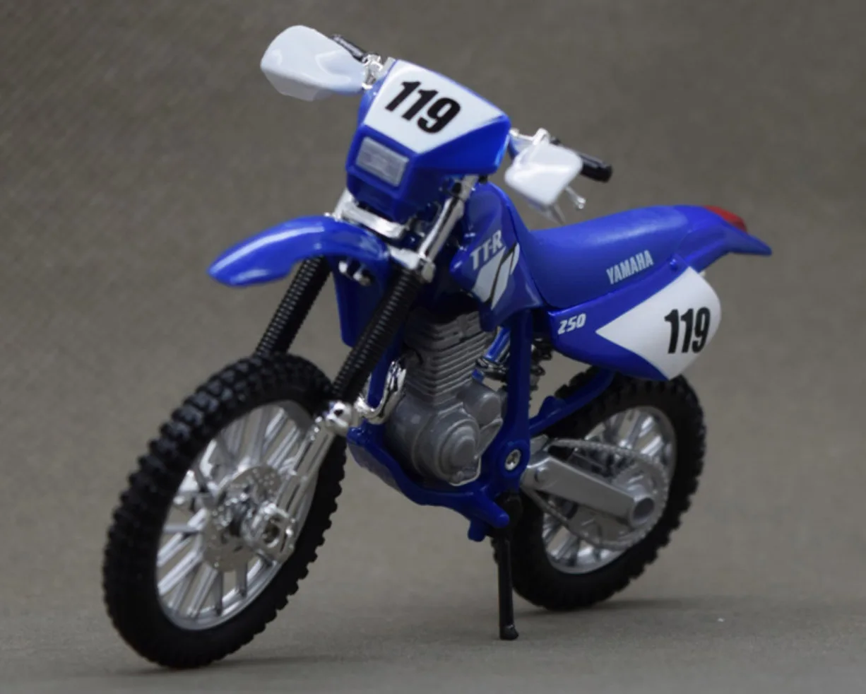 Maisto 1/18 1:18 Масштаб Yamaha 2006 FJR 1300 Мотоциклы мотоциклы литье под давлением дисплей модели подарок на день рождения игрушки для мальчиков - Цвет: Yamaha TT-R 250