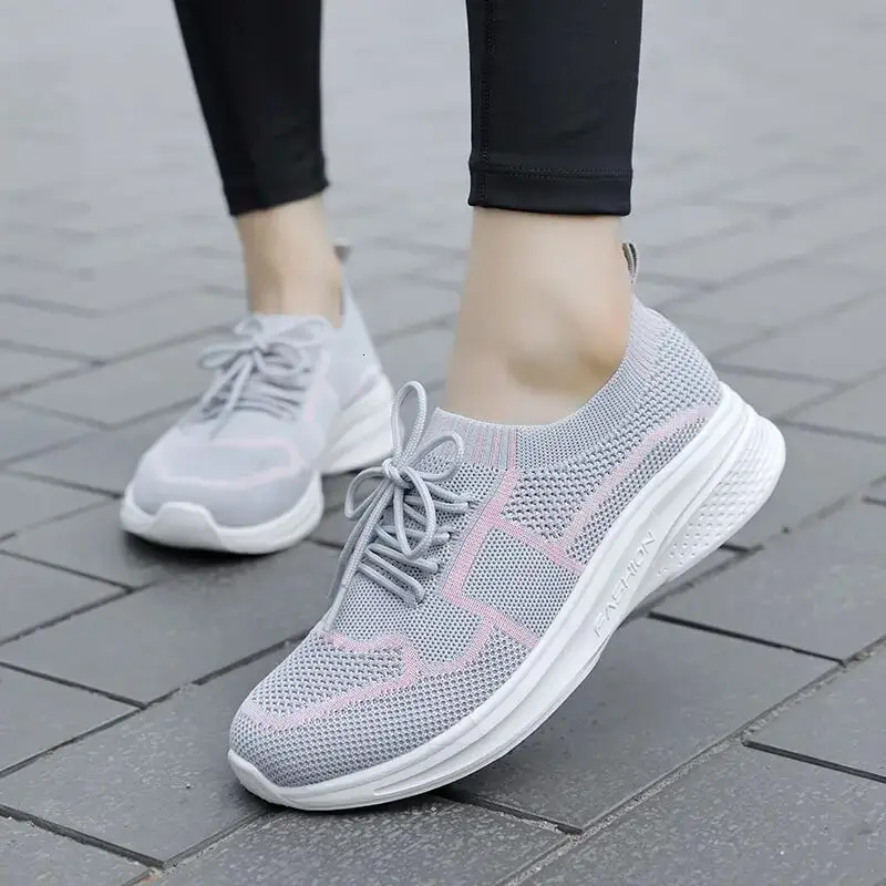 

Туфли-носки летние дышащие туфли на плоской подошве с перекрестными шнуровками на платформе с круглым носком Повседневная модная спортивн...