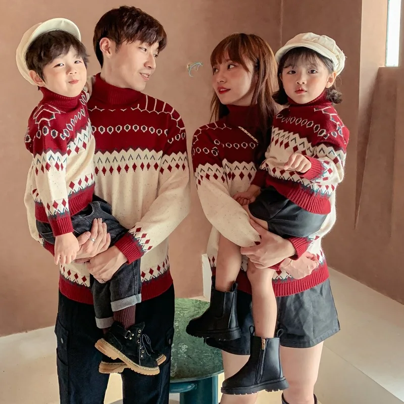 

Зимние Рождественские свитера для мамы и дочки, подходящие топы, наряды для родителей и детей, детская вязаная теплая одежда в стиле пэчворк...