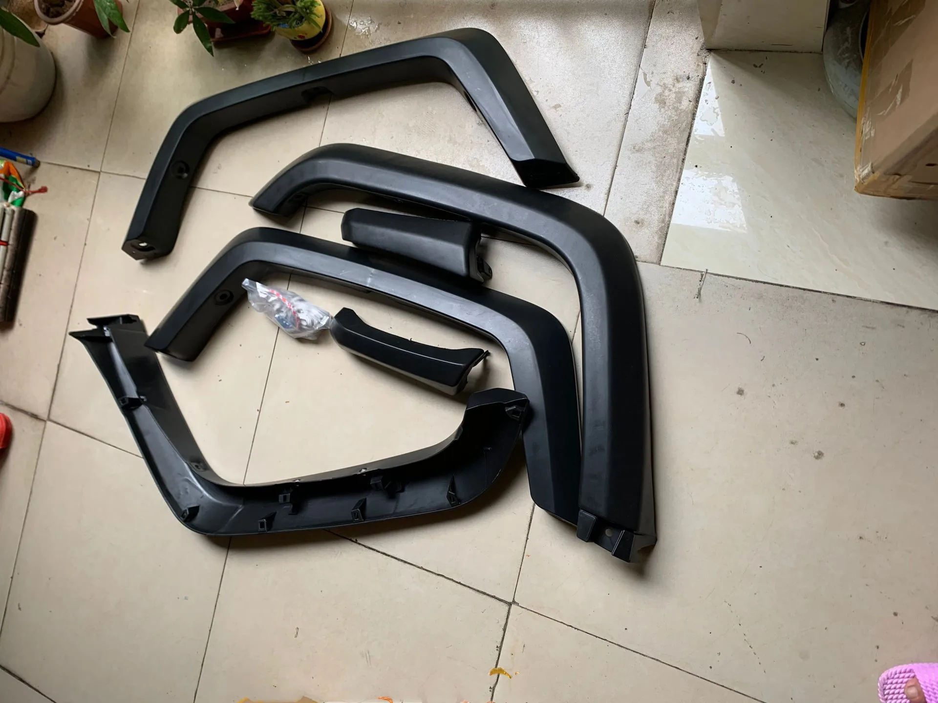 

eOsuns Car Fender Flares Arch Wheel Eyebrow Protector/mudguard Sticker for Toyota land cruiser Tacoma LC70 75 76 FJ79