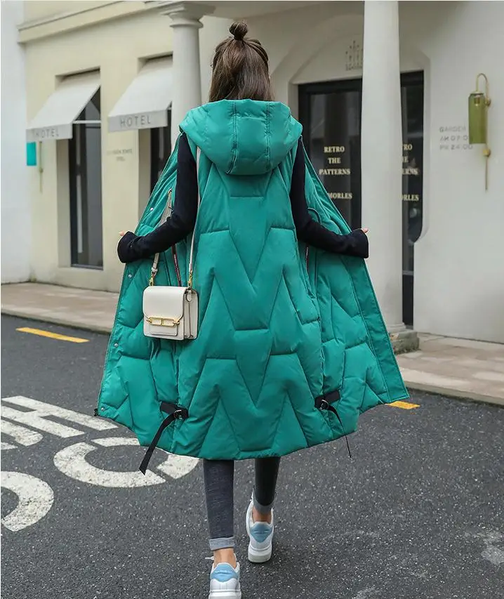 

Женский длинный пуховик с капюшоном, без рукавов