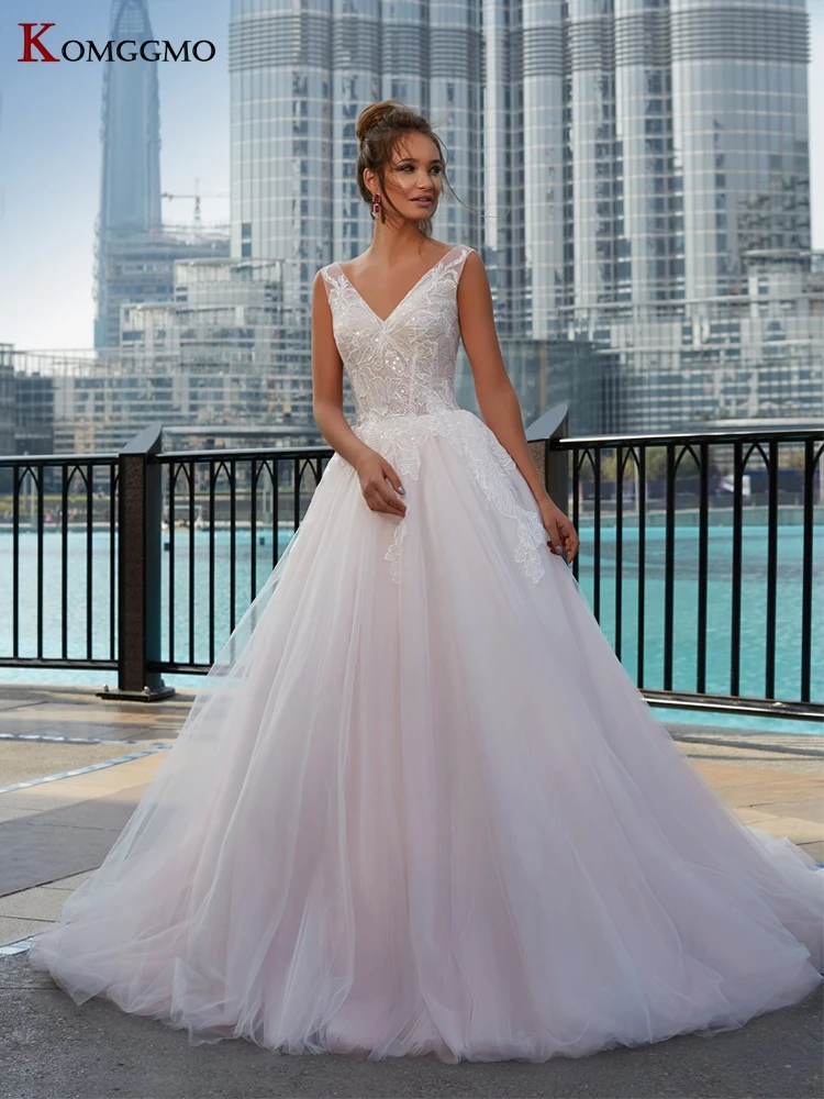 

Luxury V-Neck Court Train Sleeveless Wedding Dress for Women 2021 Hot Sale Backless Embroidery Appliques Tulle Bridal Ball Gown