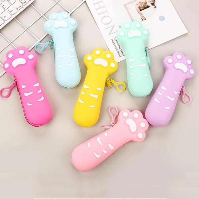 

Чехол для карандашей с рисунком кота и лапы