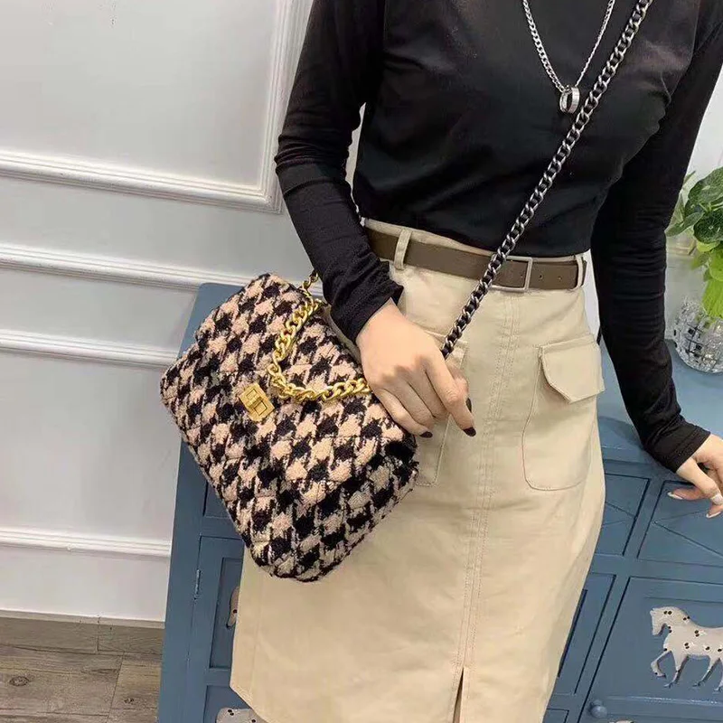 Женская сумка Кроссбоди среднего размера 26 см с цепочкой|Сумки ручками| |