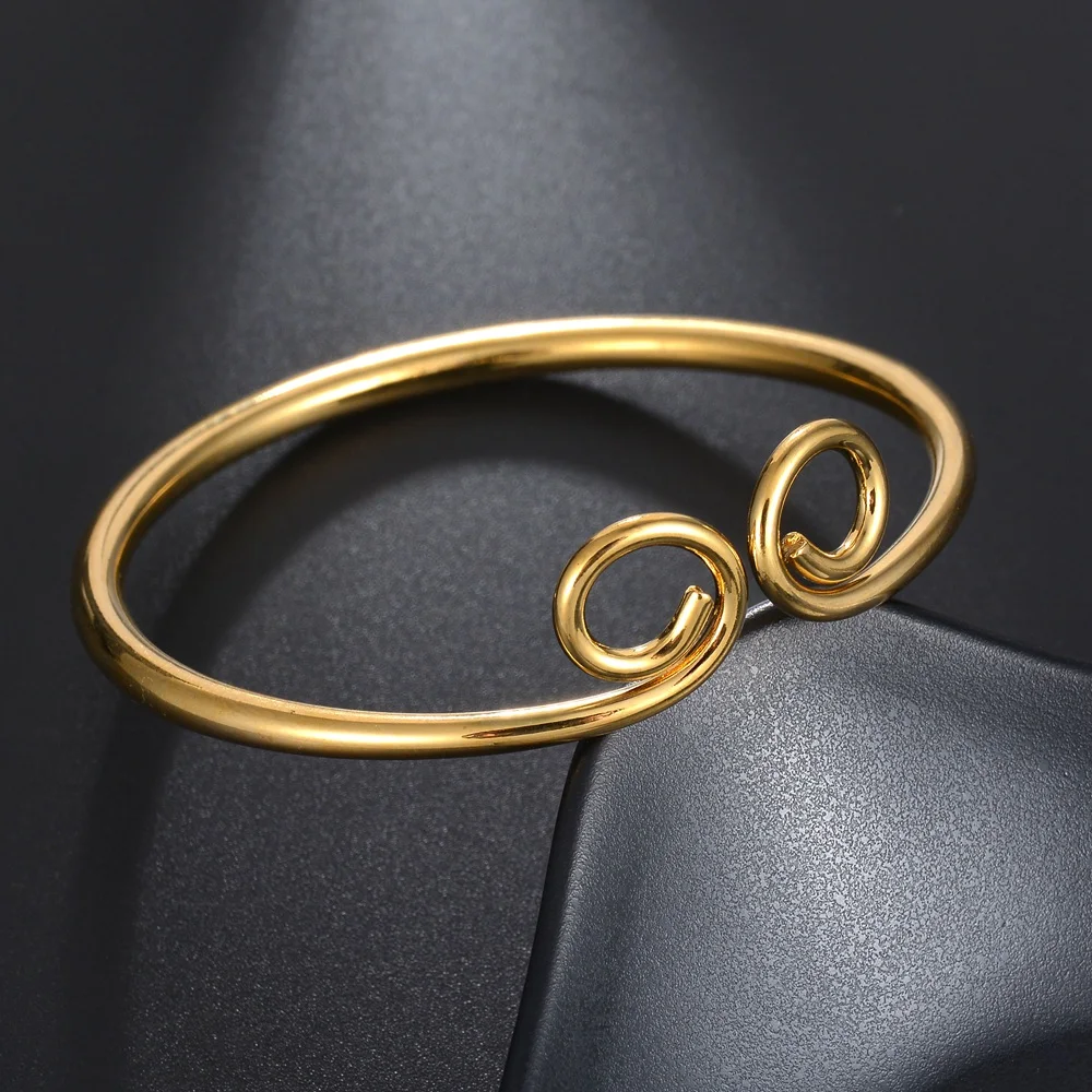 Ювелирные изделия Золотые простые очаровательные украшения модные гладкие