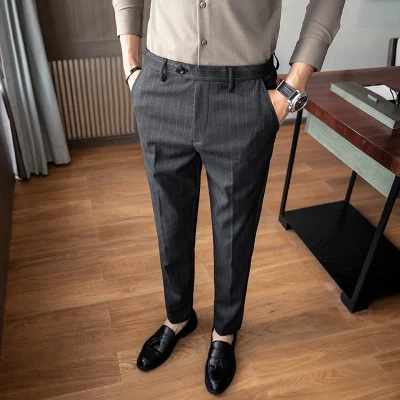 Мужские облегающие брюки деловые в черную полоску офисные мужские Слаксы
