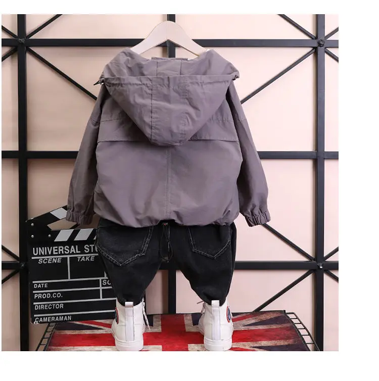 Модные куртки с капюшоном для мальчиков Детская верхняя одежда Милая ветровка