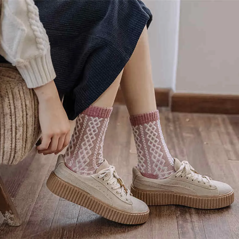

Плотные теплые женские носки в японском стиле, 9% шерсть, кашемир, термостойкие теплые длинные носки, женские зимние винтажные короткие носк...