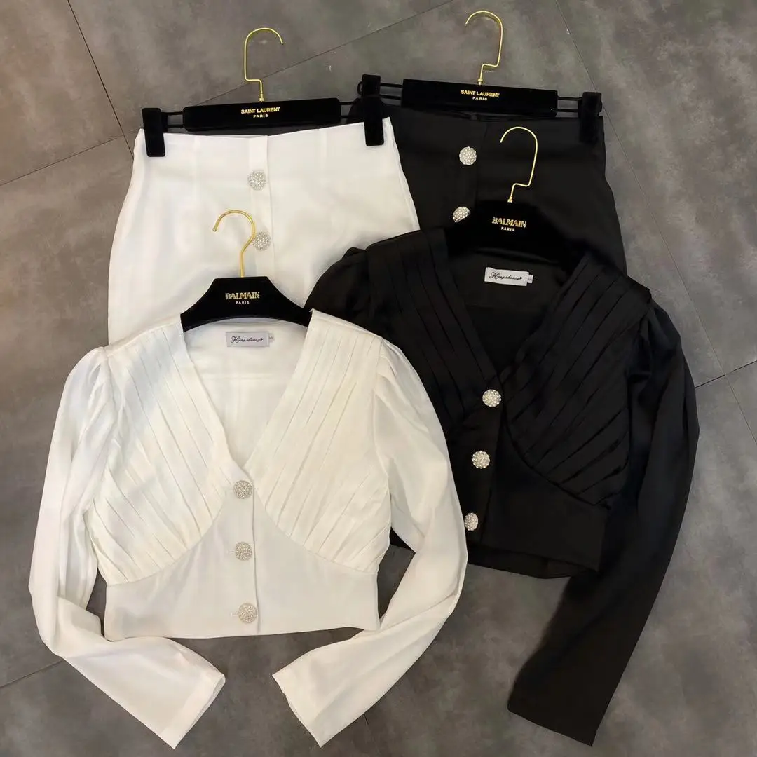 Комплект из двух предметов: рубашка на пуговицах с V образным вырезом и длинным