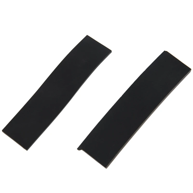 2 комплекта аксессуаров: 1 набор универсальных держателей для сотового телефона и