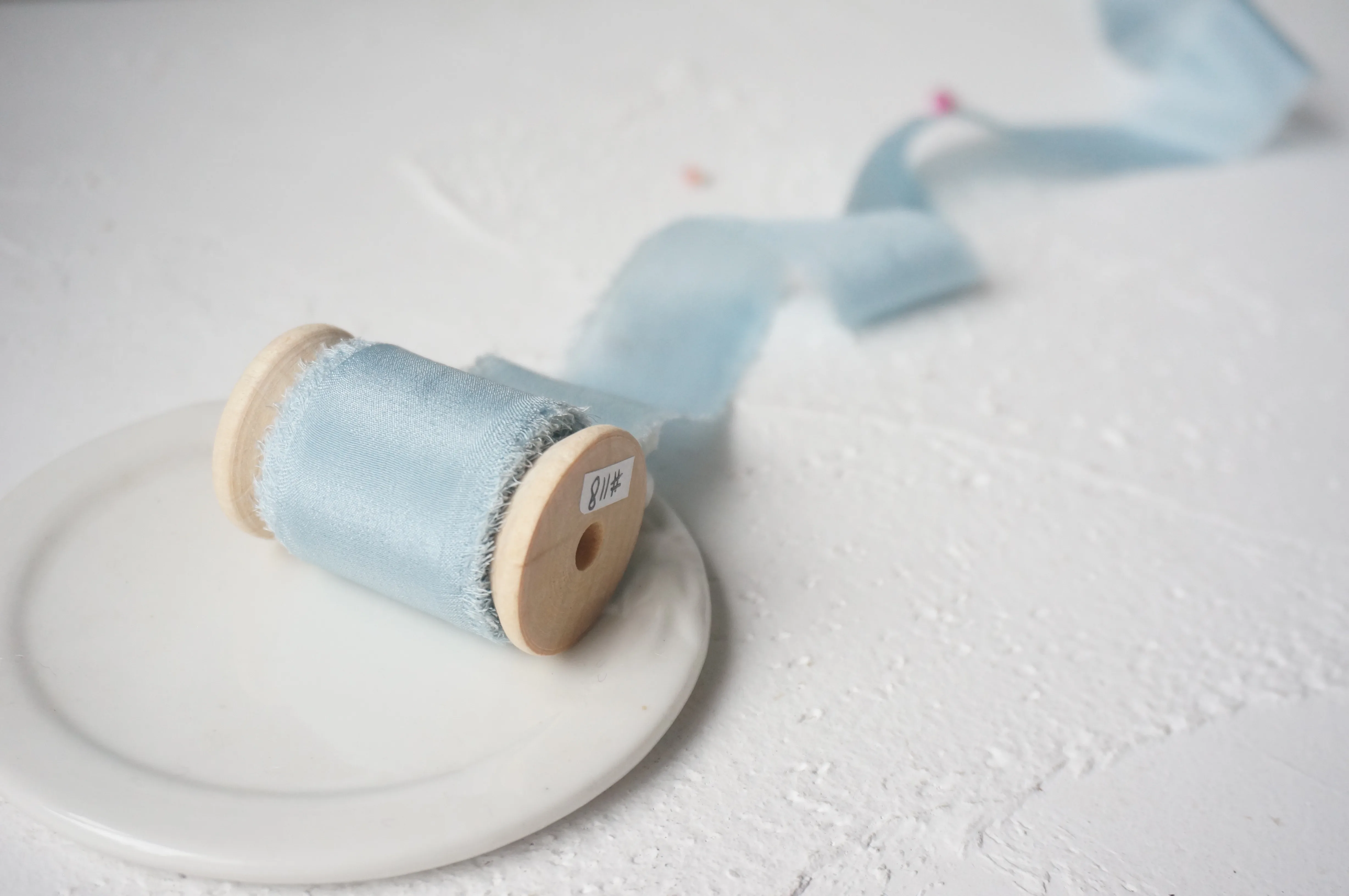 

Ins стиль 25 мм 50 мм 5mts/рулон ручной работы 100% чистый шелк потертые края ленты для свадебной упаковки чистый шелк ленты