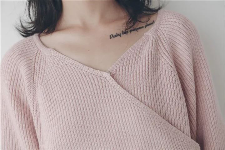 

New winter v-neck cross a grain of buckle joker loose short sweet rabbit villi