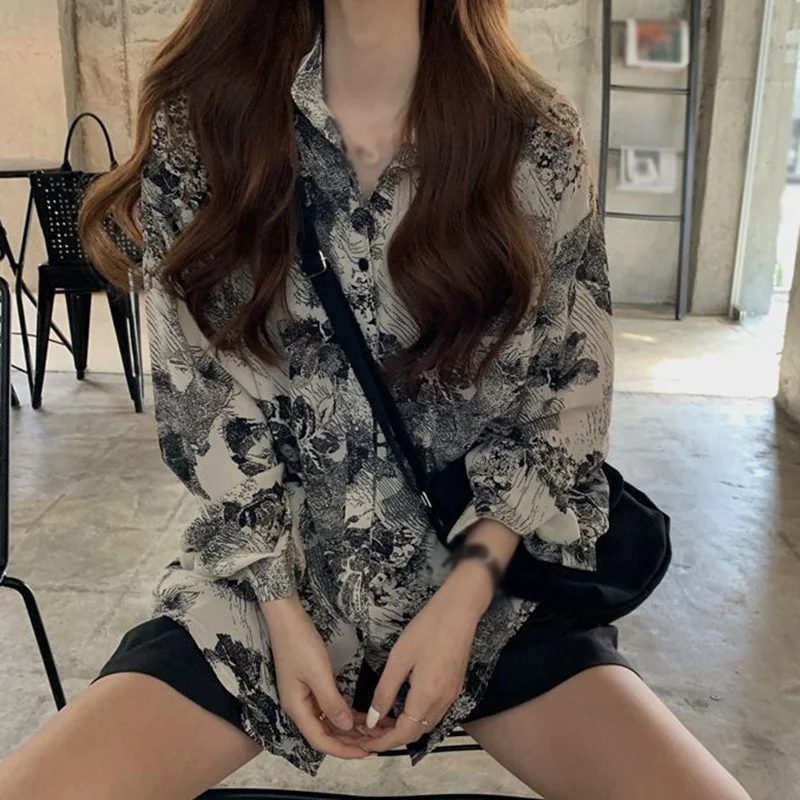 Ladies Retro Printed Shirts Spring And Autumn Korean Loose Casual Abstract Printed Long Sleeve blouses 5 Ladies Retro Printed Shirts Spring And Autumn Korean Loose Casual Abstract Printed Long Sleeve blouses 5