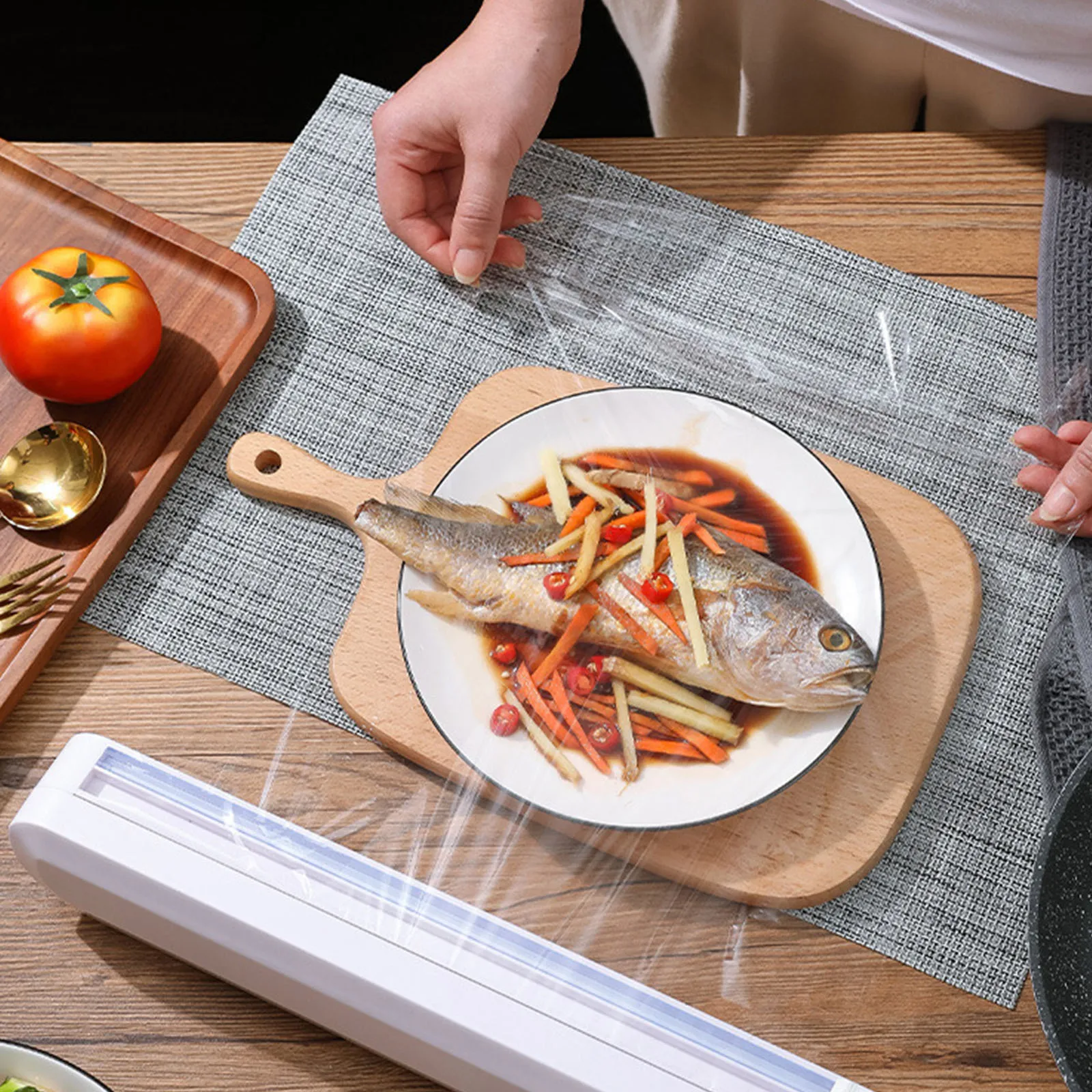 Диспенсер для пластиковой обертки с резаком бытовой портативный пластиковый