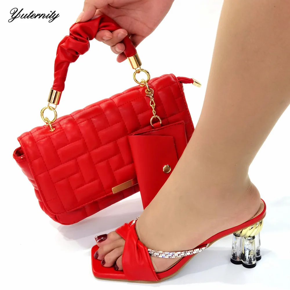 

Милый красный цвет, красивая женская искусственная мода, итальянские высокие каблуки, фотосессия для невесты, свадьбы, распродажа