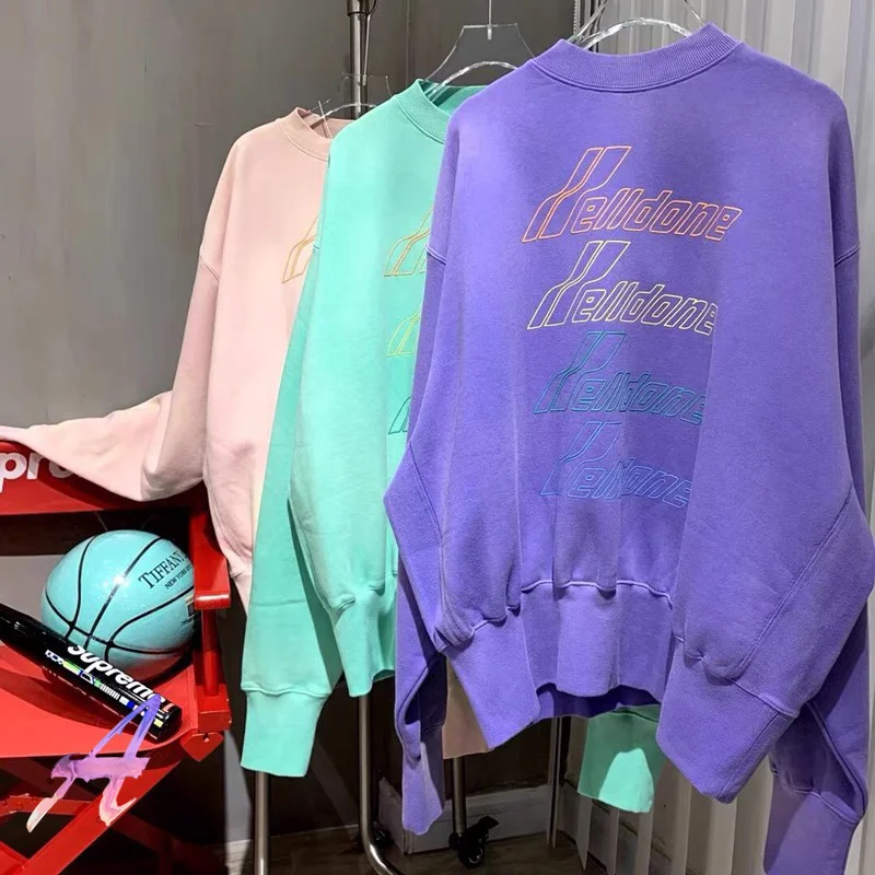 

Hoodies & Sweatshirts