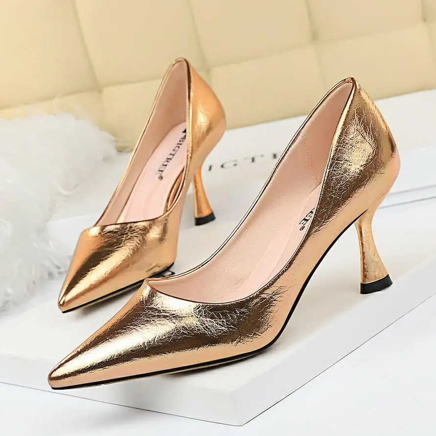 champagne New Women Pumps High Thin Heel Metal Pointed Toe Shallow Sexy Ladies Bridal Wedding Women Shoes Gold High Heel Female Pumps - Цвет: champagne