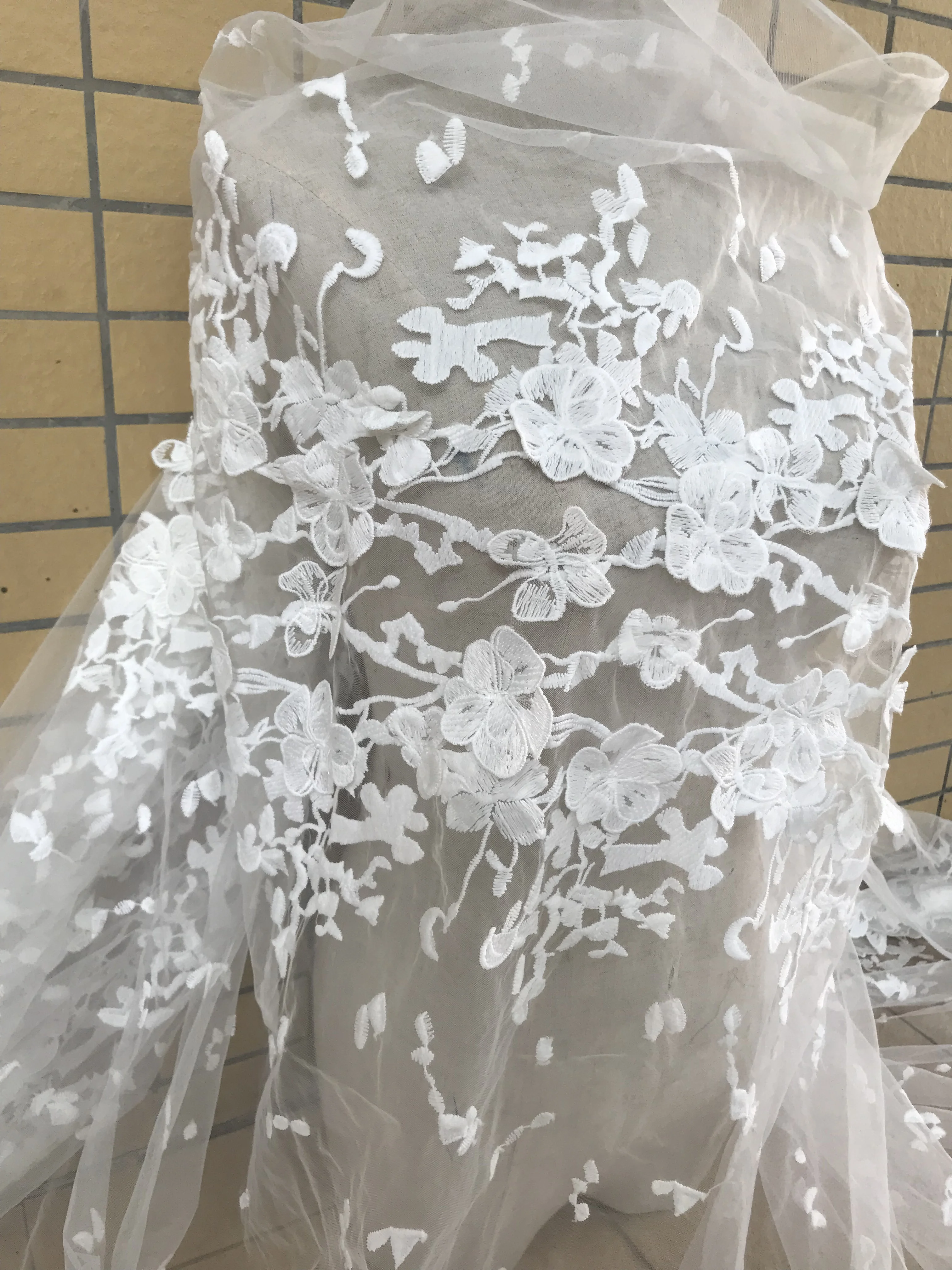 Белый Добби прекрасный цветок аппликация молочное волокно вышивка мягкий тюль