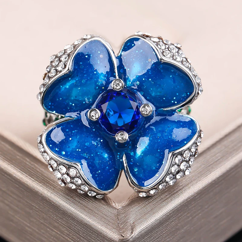 

Bohemian Blue Zircon Flowers Elegant Wedding Rings for Women Full White Rhinestone Pave Ring Fashion Party Jewelry Gift D5M788