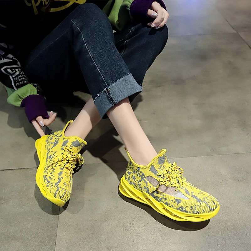 

Brand Women Sneakers Breathable Mesh Running Sport Shoes Lace-Up Light Athletic Walking Fashion 2020