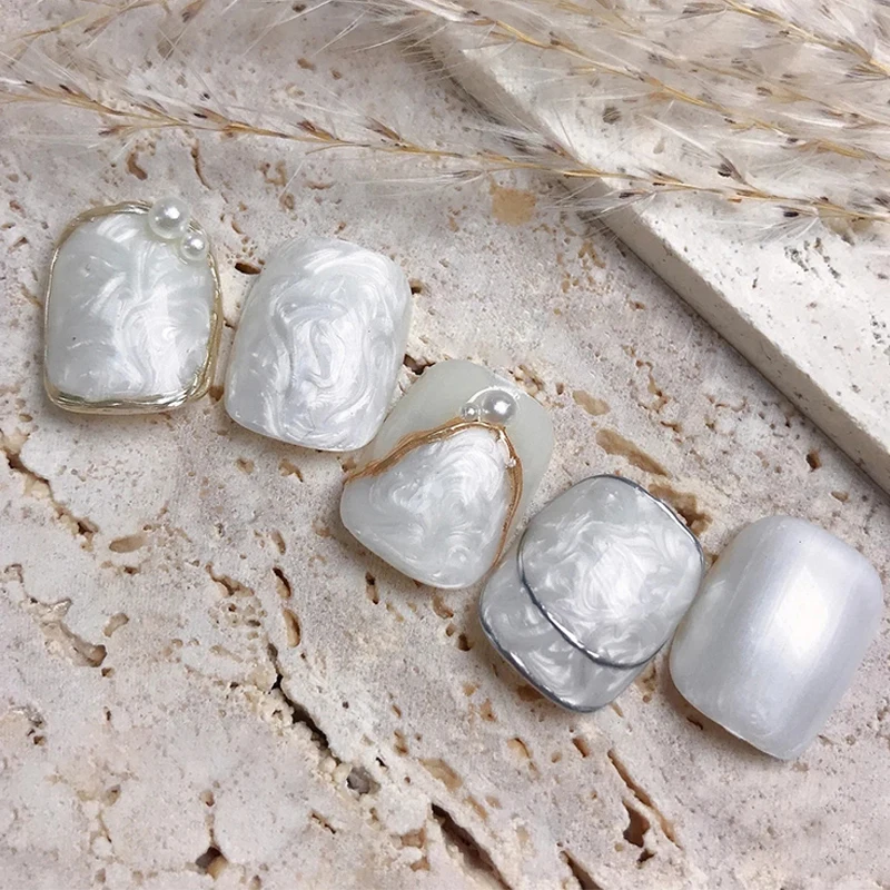 Гель-лак LILYCUTE полуперманентный для базового и верхнего покрытия ногтей 7 мл |