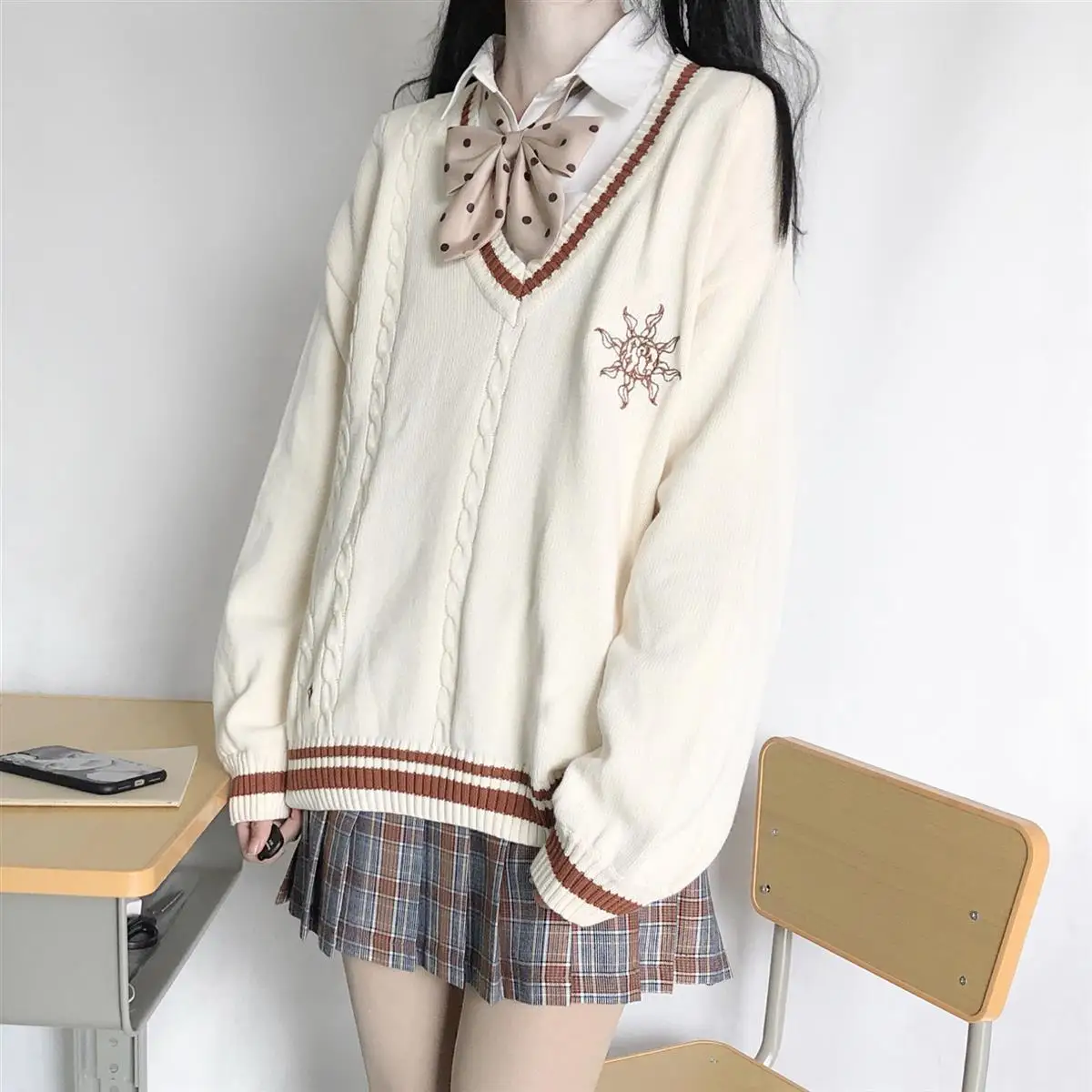 

2021 New Arrival Autumn And Winter New Pullovers Women V-neck Jk Sweaters Embroidery Retro Schoolgirls Knitted Womens Warm Tops
