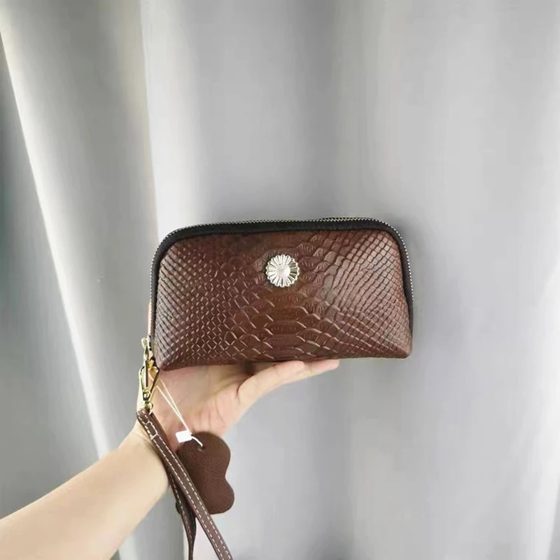 

Women 100% Genuine Leather Hand Strap Wallet Large-capacity Long Cell Phone Card Case Storage Bag Coin Purse Brown Clutch