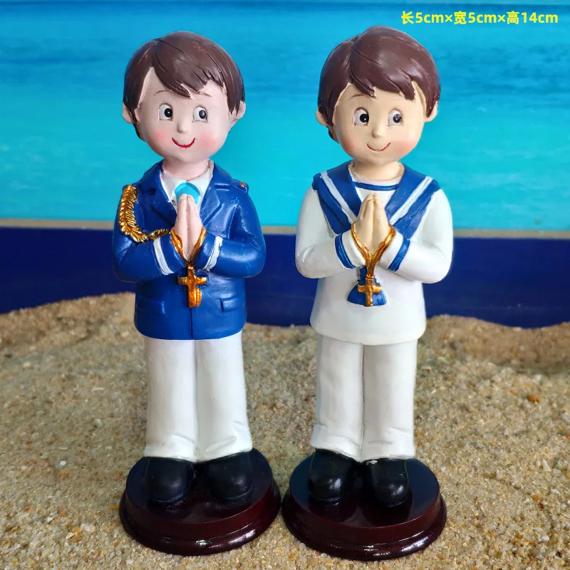

2pcs Captain sailor navy letter male prayer prayer professional character sandware resin doll