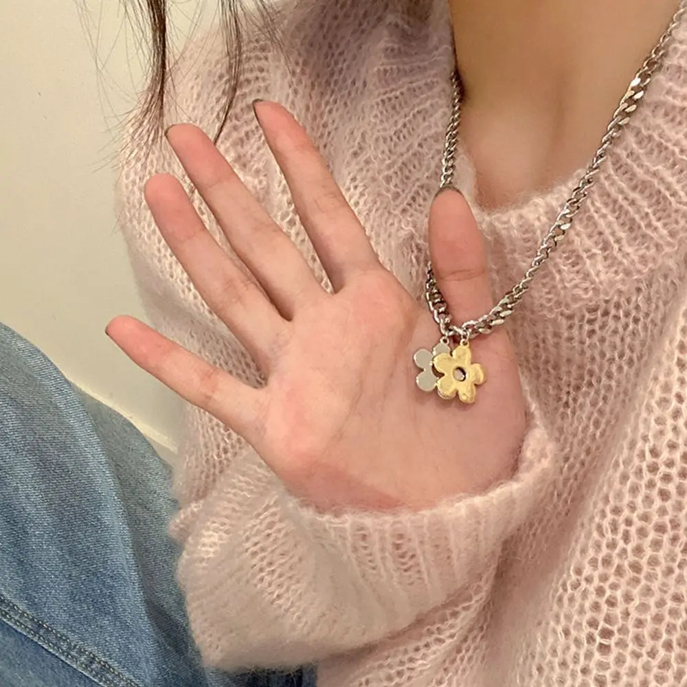 

Gift Hollow Color Contrast Retro Thick Clavicle Chain Flowers Necklace Korean Style Necklace Female Sweater Chain