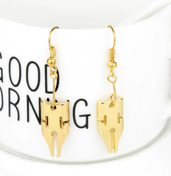 

1pair New Hot Anime Jojo Bizarre Adventure Rohan Kishibe Pen Nib Earring Cosplay Accessories Fashion Jewelry Figure Toys Gift