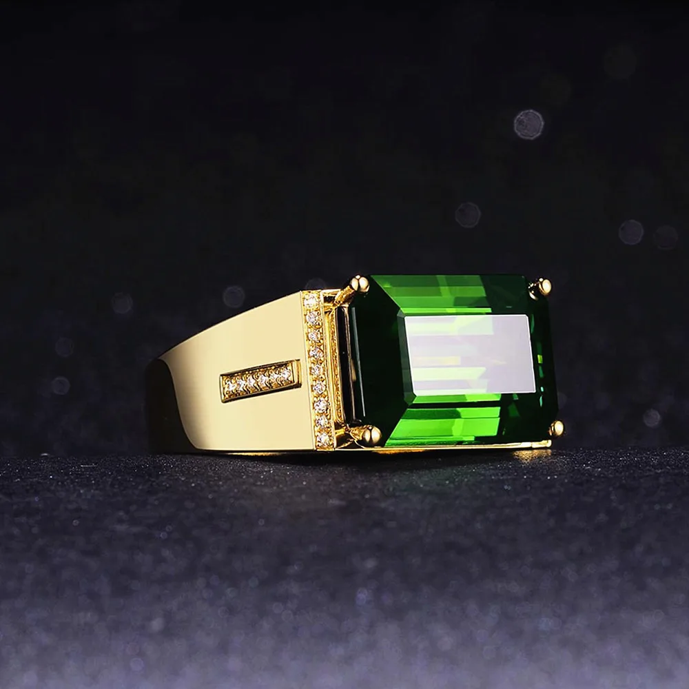 Мужское кольцо с квадратным изумрудом золотого цвета зеленым кристаллом из