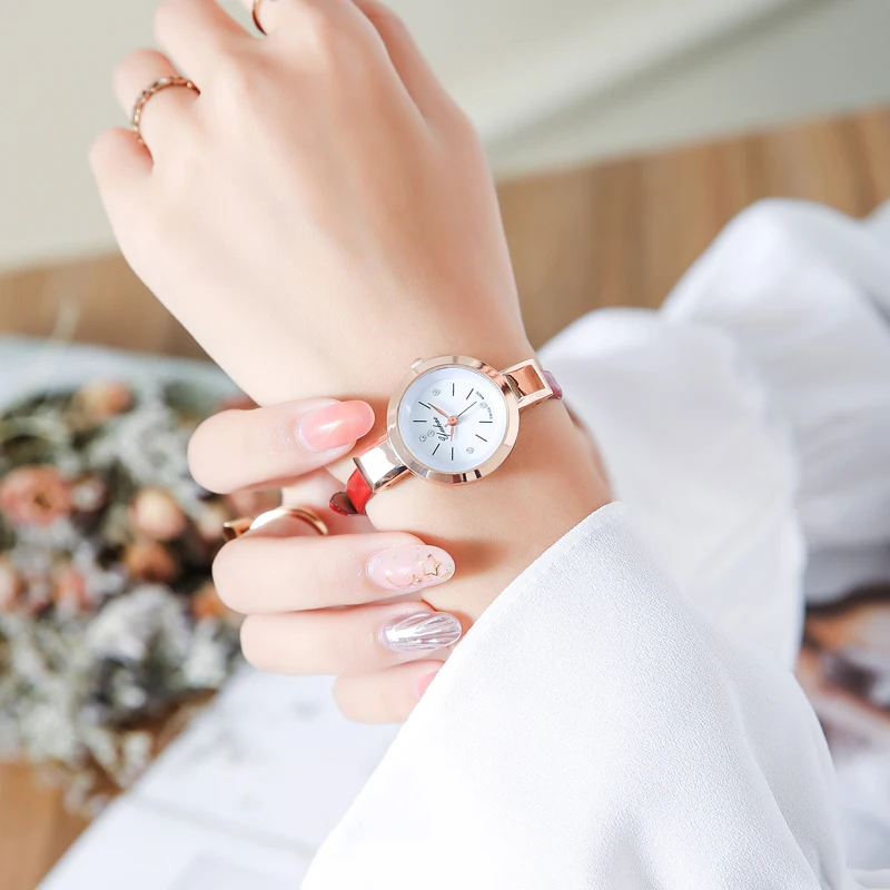 Маленькие качества женские модные часы изысканные простые красные наручные с