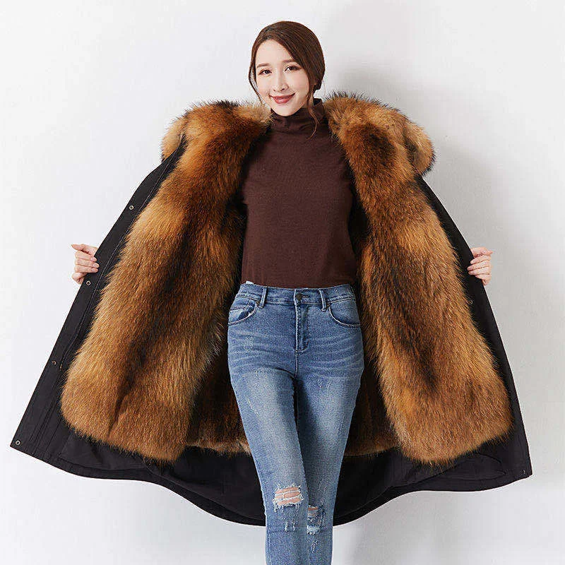 Парка женская зимняя средней длины со съемной подкладкой и искусственным мехом |